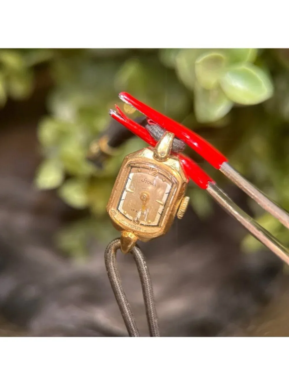 14K Gold Case Non-Working Vintage Ladies Watch‎